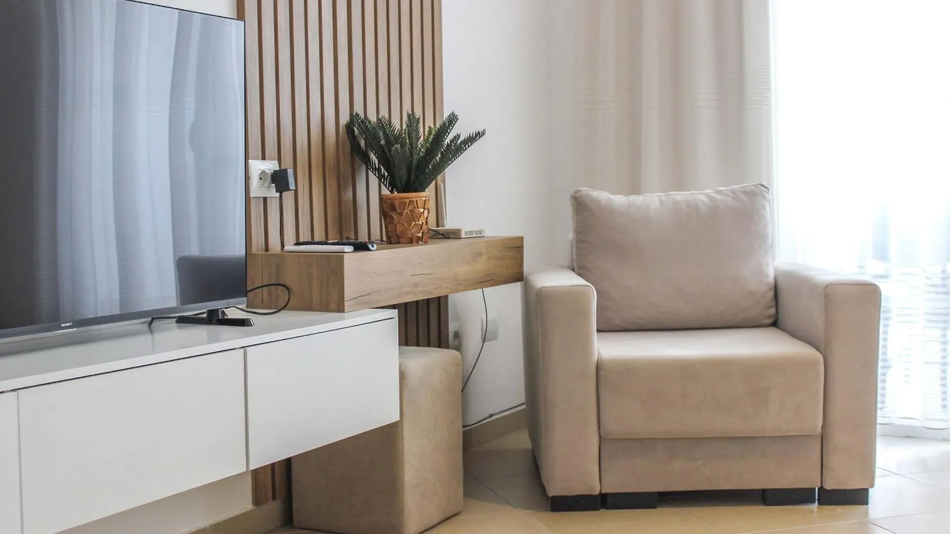 Locanda Spacious Living 828 Golem  Albania