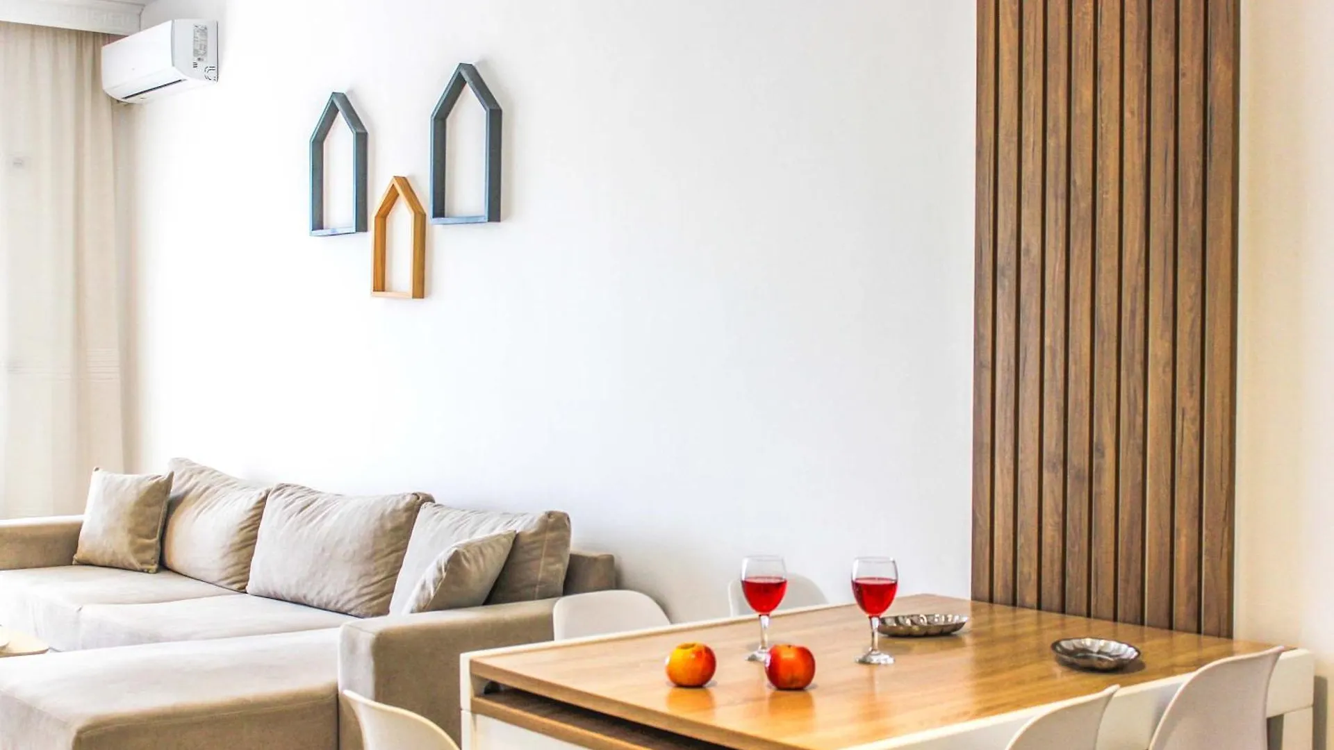 Spacious Living 828 Golem  Locanda