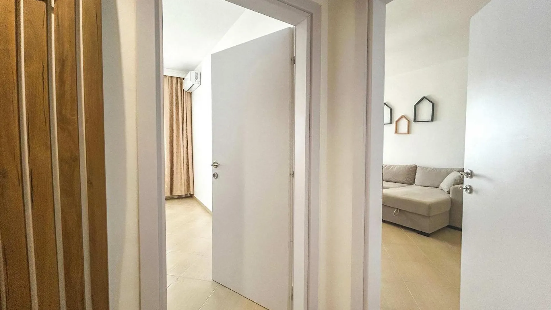 Spacious Living 828 Golem  Locanda Golem (Tirana)