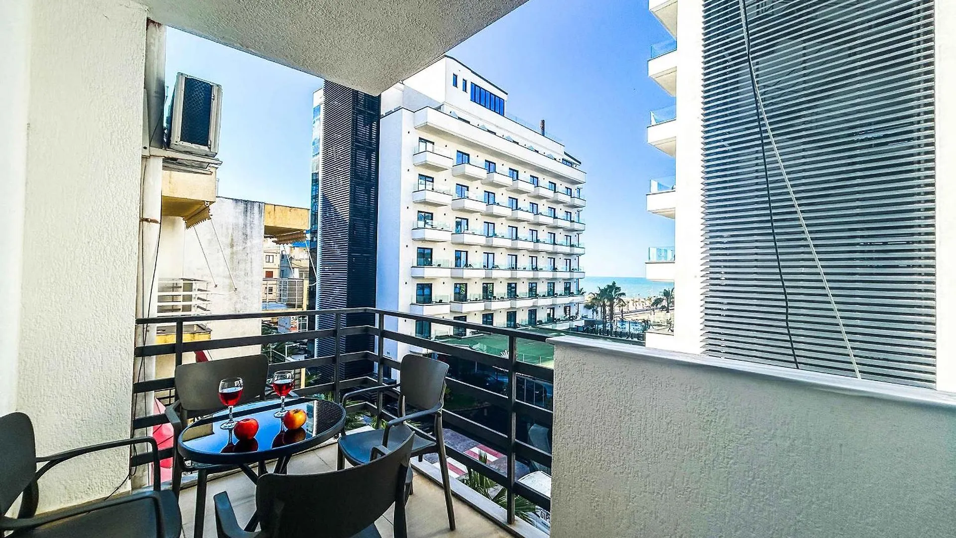 Spacious Living 828 Golem  Locanda Golem (Tirana)